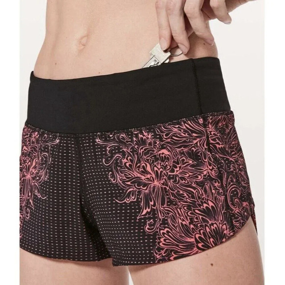 Lululemon Speed Up Short *2.5" Infinity Speed Up Short Glossy Black Size 4 EUC - Picture 1 of 5